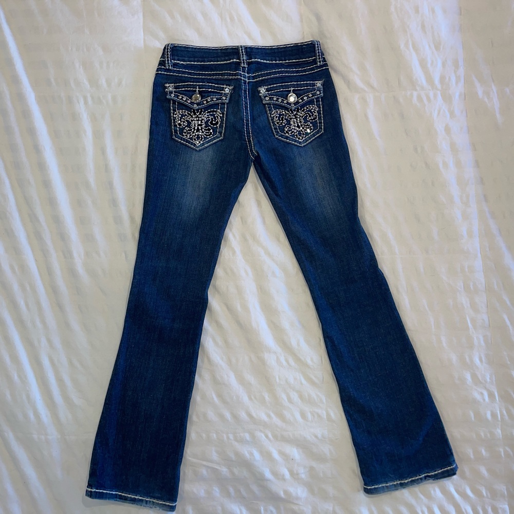 Miss Chic Jeans

Size: 5

Style: MC1631C

Made in China

96% Cotton / 4% Spandex